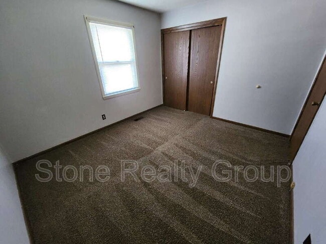 Building Photo - 2333 Wallace Ave