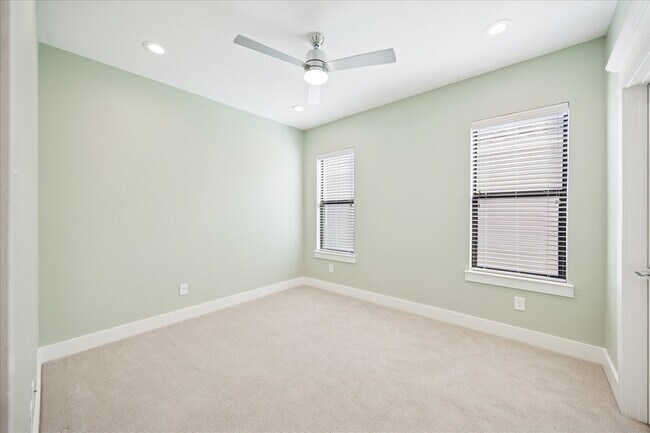 Building Photo - 4405 Schuler St