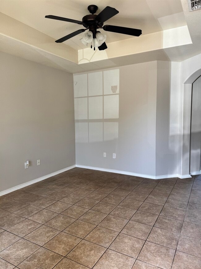 Building Photo - 2615 Bandera Dr