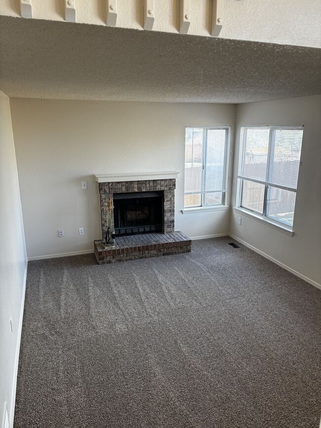 Building Photo - Stunning 3 bed 3 bath rental home in Highlands Ranch CO 80126 available 4-1-2026