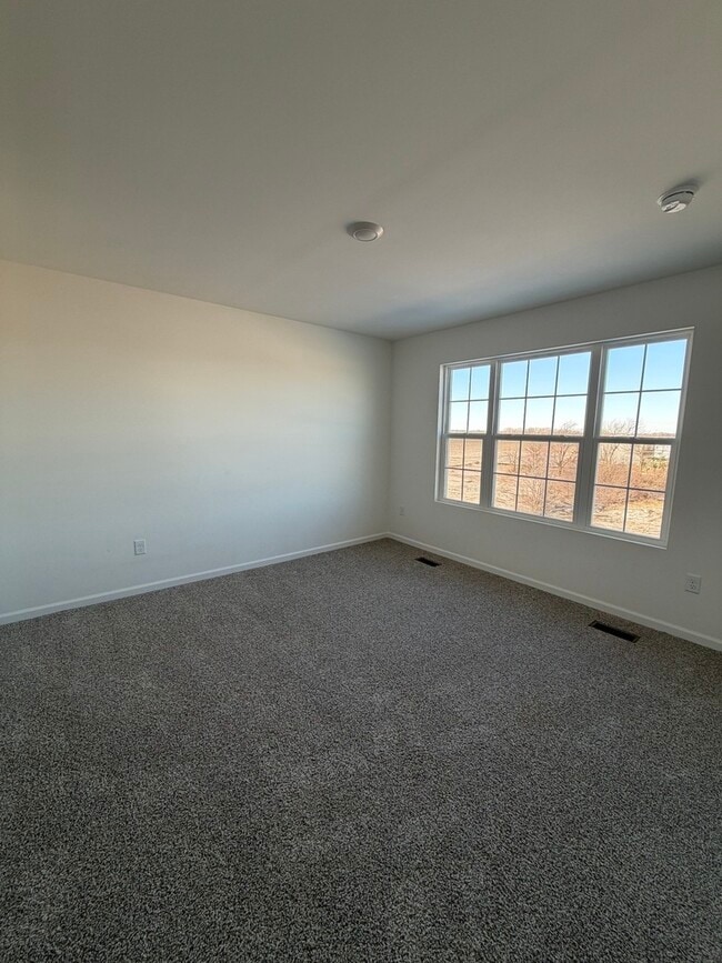 Building Photo - 1558 Sequoia Wy