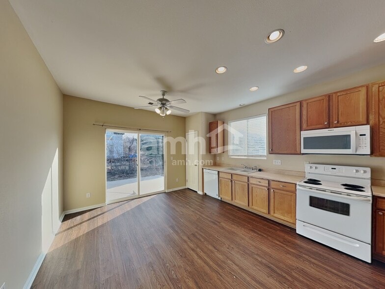 Building Photo - 15142 E 119th Ave