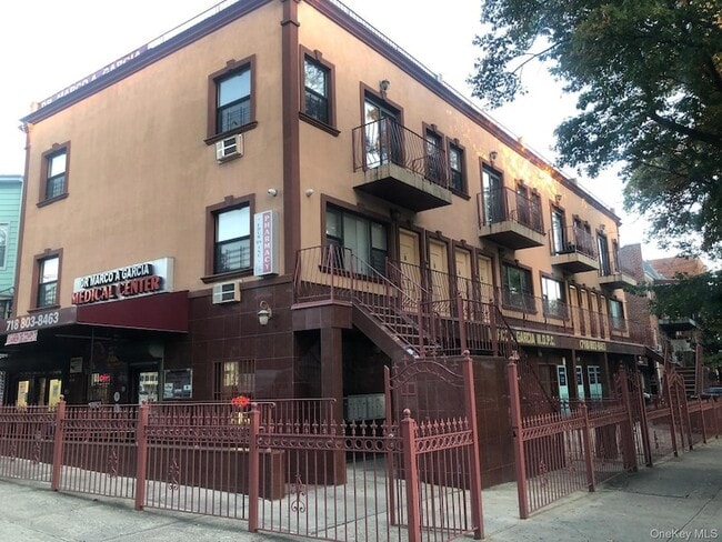 Building Photo - 40-35 95th St