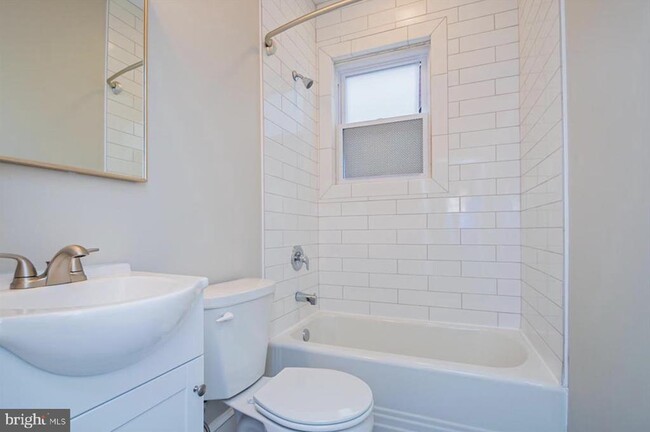 Building Photo - 1608 N Broom St