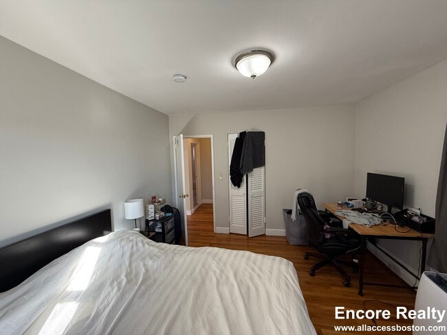 Building Photo - 69 Chiswick Rd