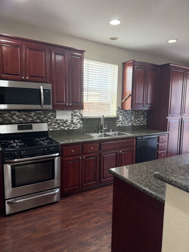 Building Photo - Charming 4-Bedroom, 3-Bathroom Single-Family Home