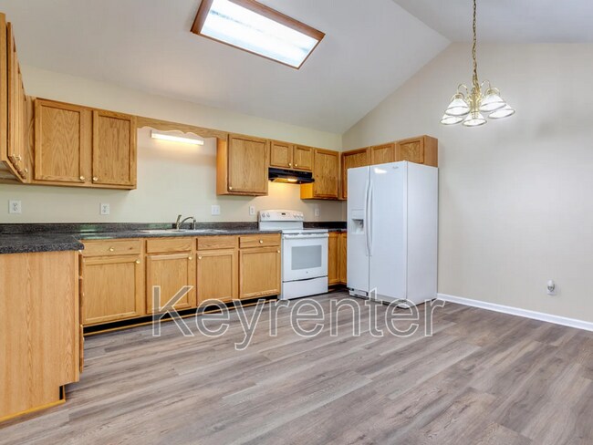 Building Photo - 947 Spring Park Rd