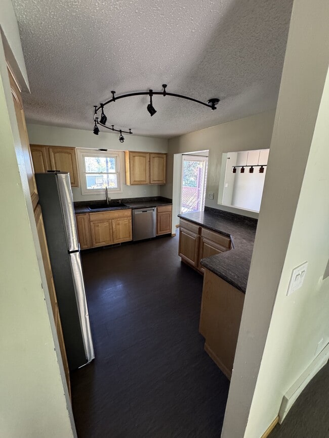 Building Photo - 2931 Carmel Dr