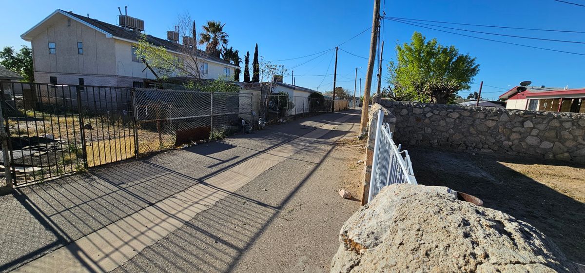 Building Photo - 8828 Kenneth St