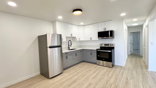 Building Photo - BEAUTIFUL 1 BEDROOM 1 BATH UNIT IN KANEOHE!