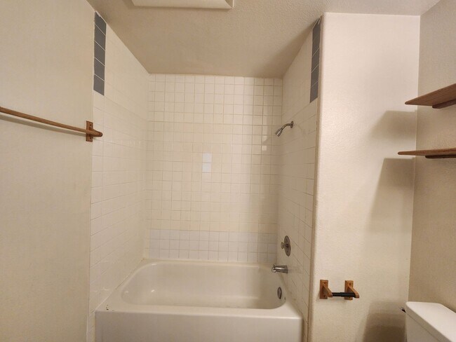 Building Photo - Great Location in Green Valley
