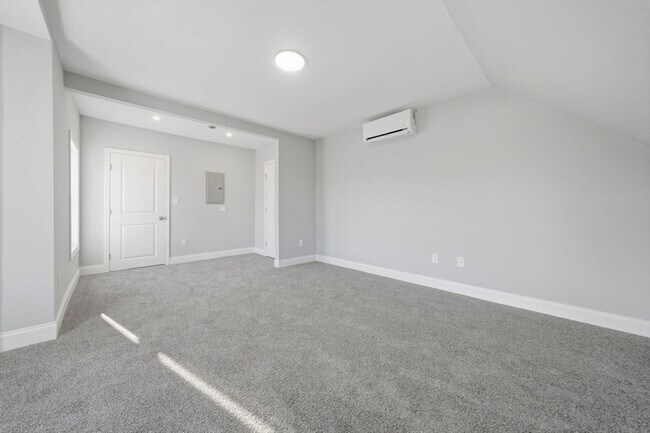 Building Photo - 1 Clough St