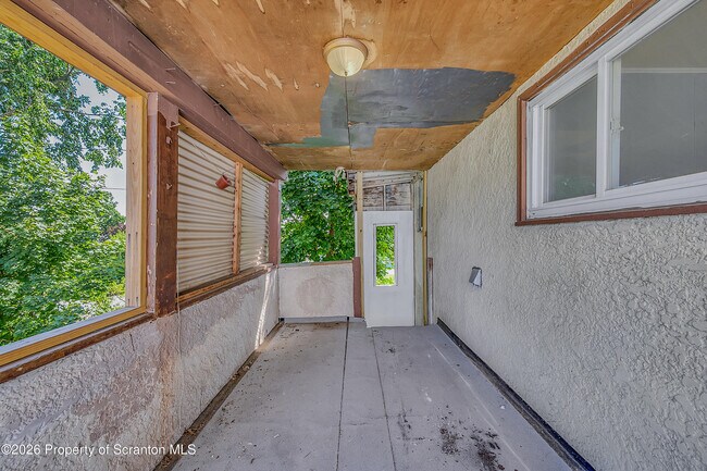 Building Photo - 958 Ridge Ave