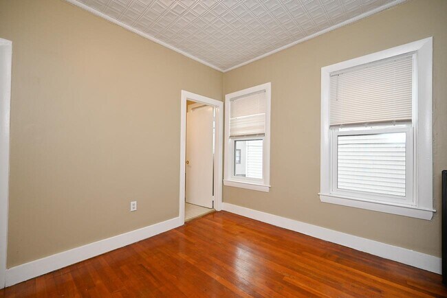 Building Photo - 6 Beacon St