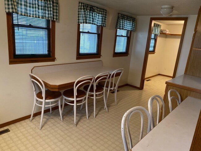 Building Photo - 2 Bedroom, 1 Bath, 1 Garage House w/ Appliances - AUGUSTA !!!