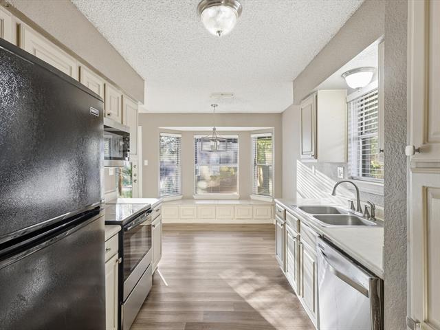 Building Photo - 417 Saddle Rd