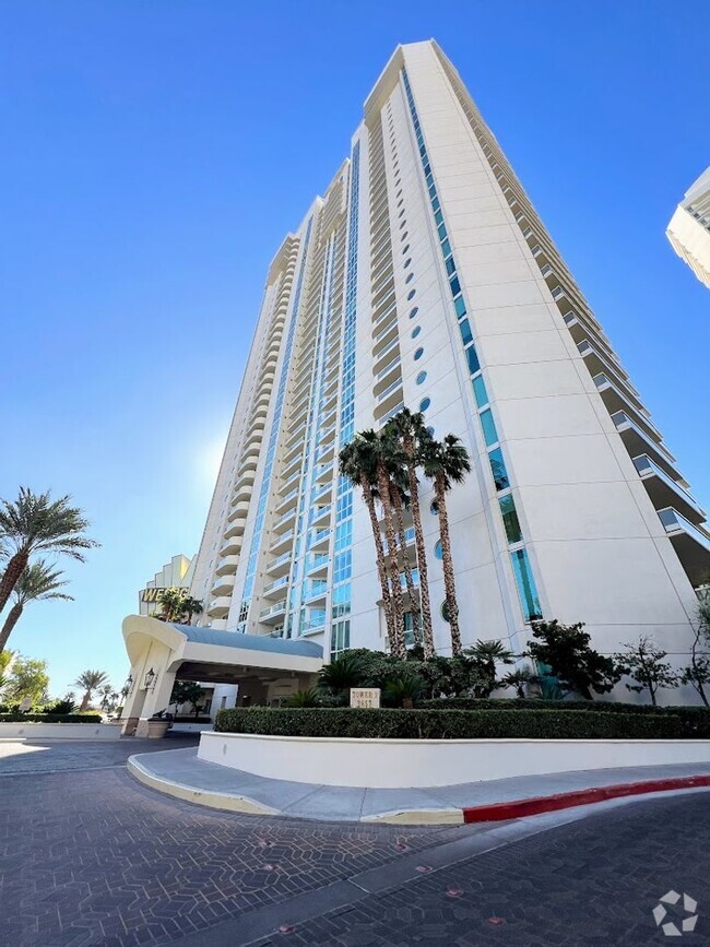 Building Photo - Turnberry Towers - 2 Bedroom 2 bath over 2...