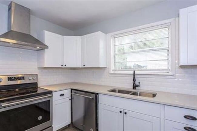 Building Photo - Modern 3BR/2BA Near UAB & Downtown