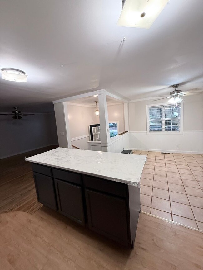 Building Photo - Three Bedroom Home in the Heart of Port Royal