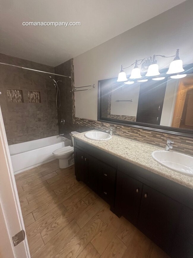 Building Photo - Beautiful 2 bedroom Condo