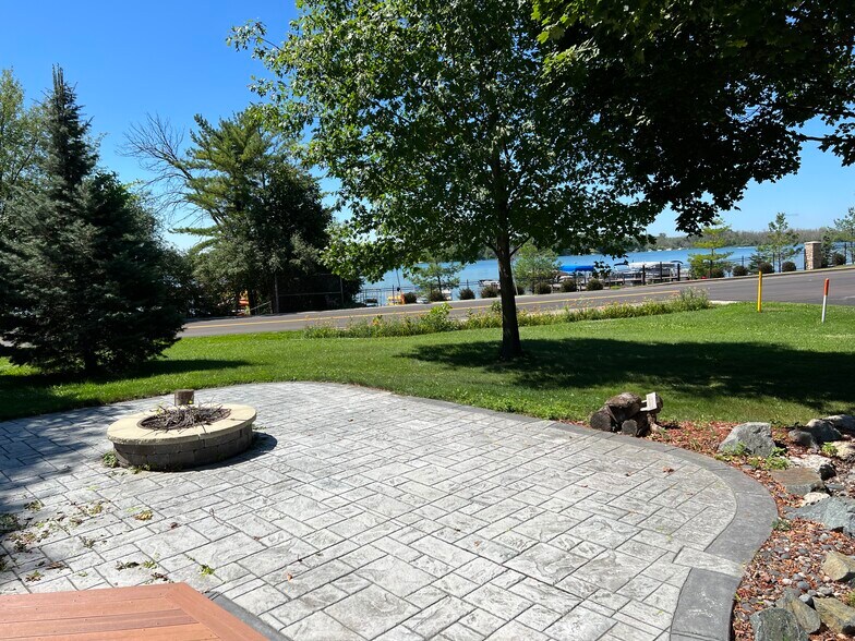 Fire pit - 3295 N Silver Lake Dr