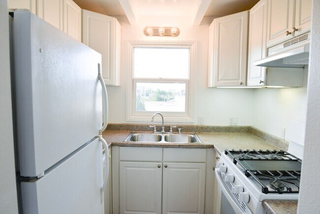 Interior Photo - 2601 S. El Camino Real
