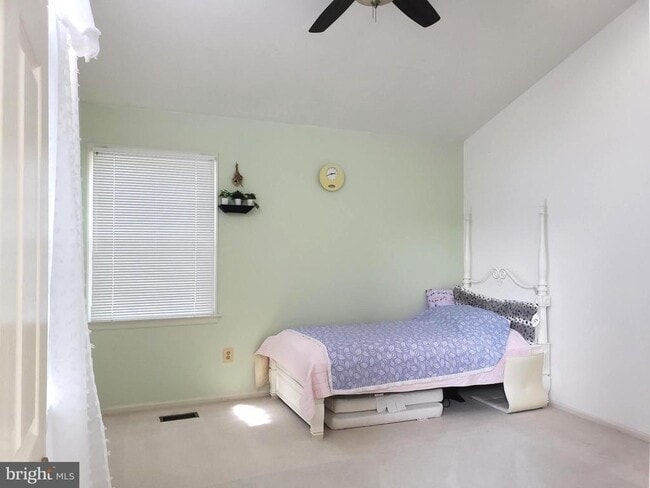 Building Photo - 1132 Chanticleer