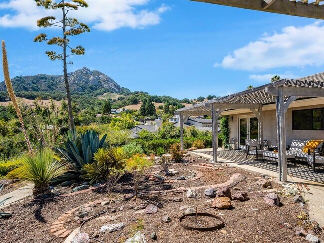 Building Photo - 271 Twin Ridge Dr