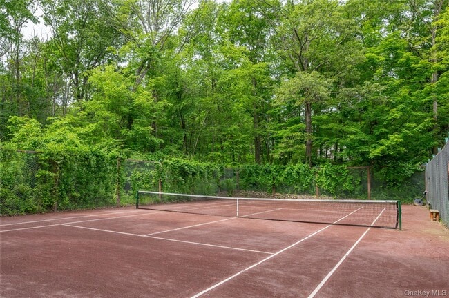 Building Photo - 77 Lake Dr