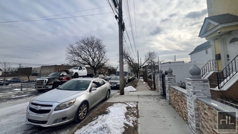 Building Photo - 115-50-115149 149th St