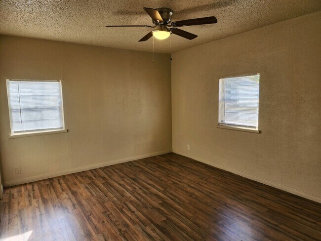 Building Photo - 1312 Carol Way