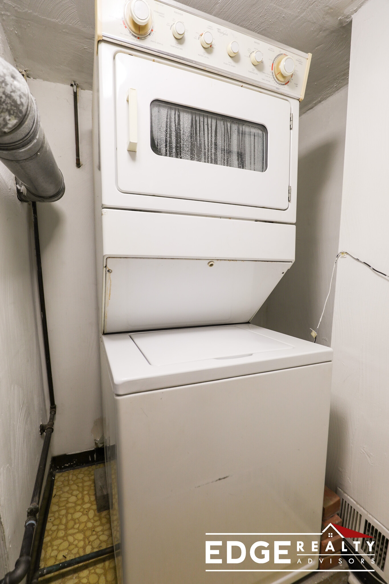 Building Photo - 104 Winter St