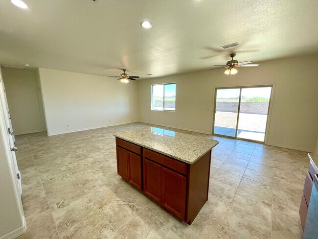 Building Photo - New 2024 Built 3 Bedroom Home with Beautif...