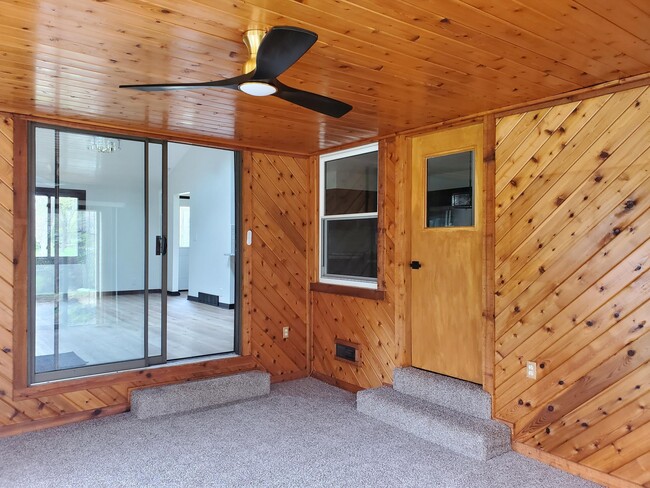 Building Photo - 18625 Lola Dr