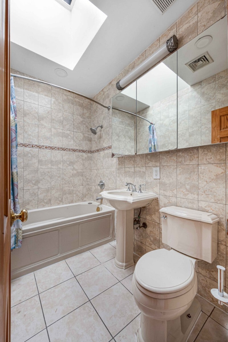 Building Photo - 132 W 119th St