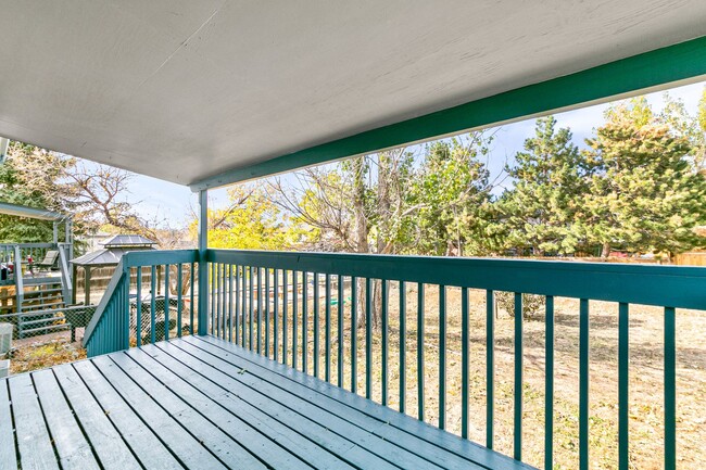 Building Photo - 1405 S Sierra Dr