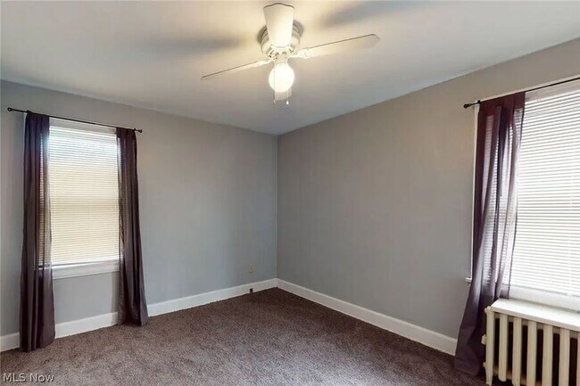 Building Photo - 3549 Bainbridge Rd