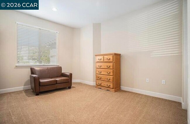 Building Photo - 2284 Demartini Ln