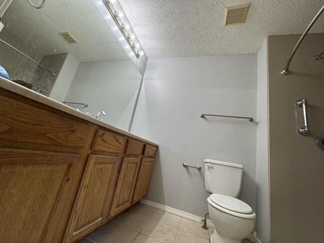 Building Photo - 5709 N 12th Ave