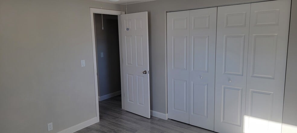 Building Photo - 5214 Forest Hills Dr