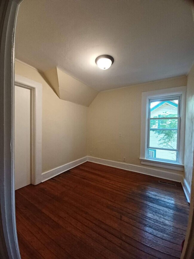 Building Photo - 119 N Longwood St