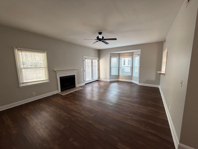Building Photo - Charming 3 bed 2.5 Bath Townhome in Antioch