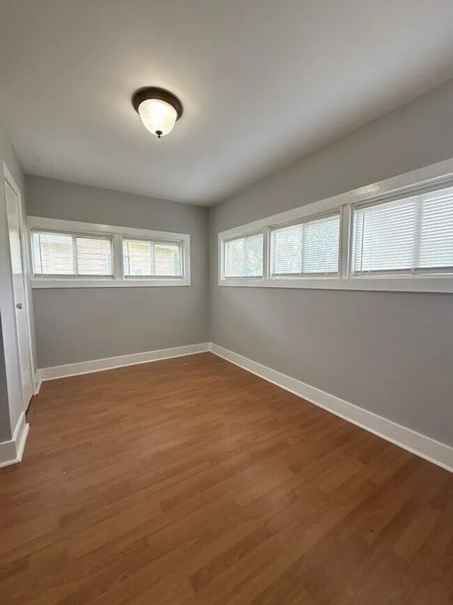 Building Photo - 600 Mayland Ave SW