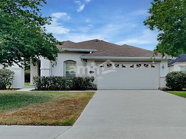 Building Photo - 76227 Deerwood Dr