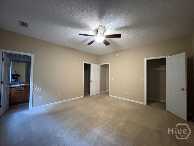 Building Photo - 37 Ross Way