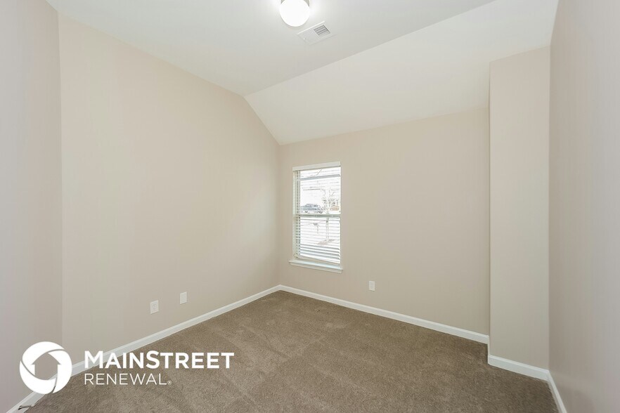 Building Photo - 315 Alamosa Path SW