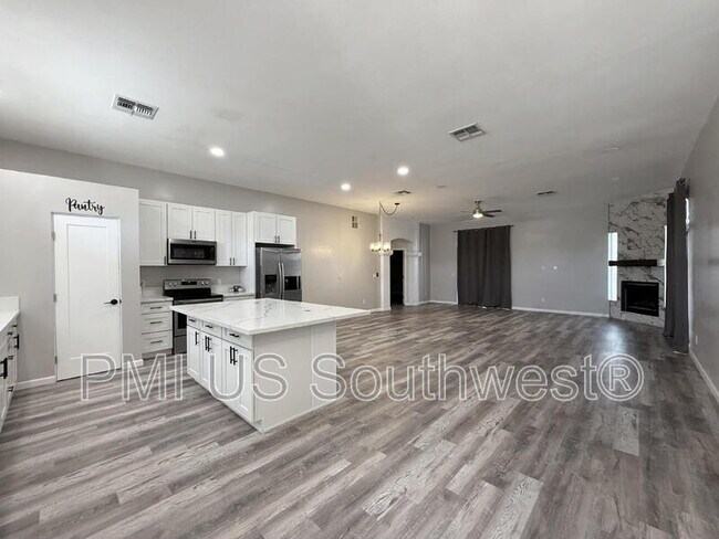 Building Photo - 3443 Sunbonnet Dr