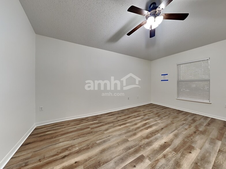 Building Photo - 3097 Rogers Ave