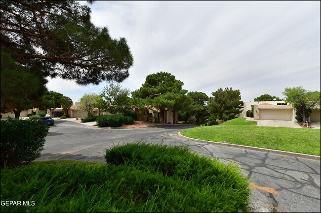 Building Photo - 5900 Mira Hermosa Dr