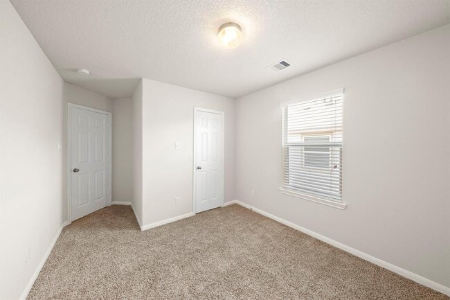 Building Photo - 2407 Lacyberry St